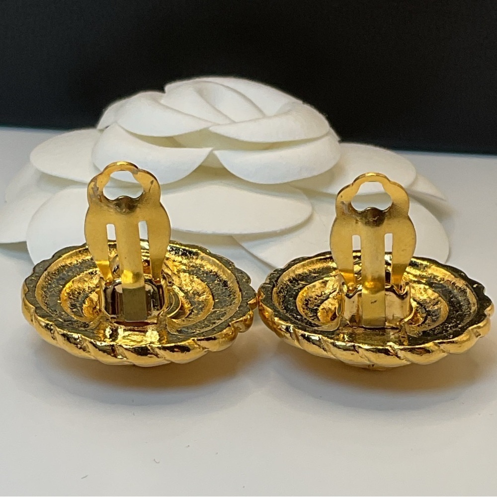 CHANEL Gold Spiral Earrings - Picture 6 of 10